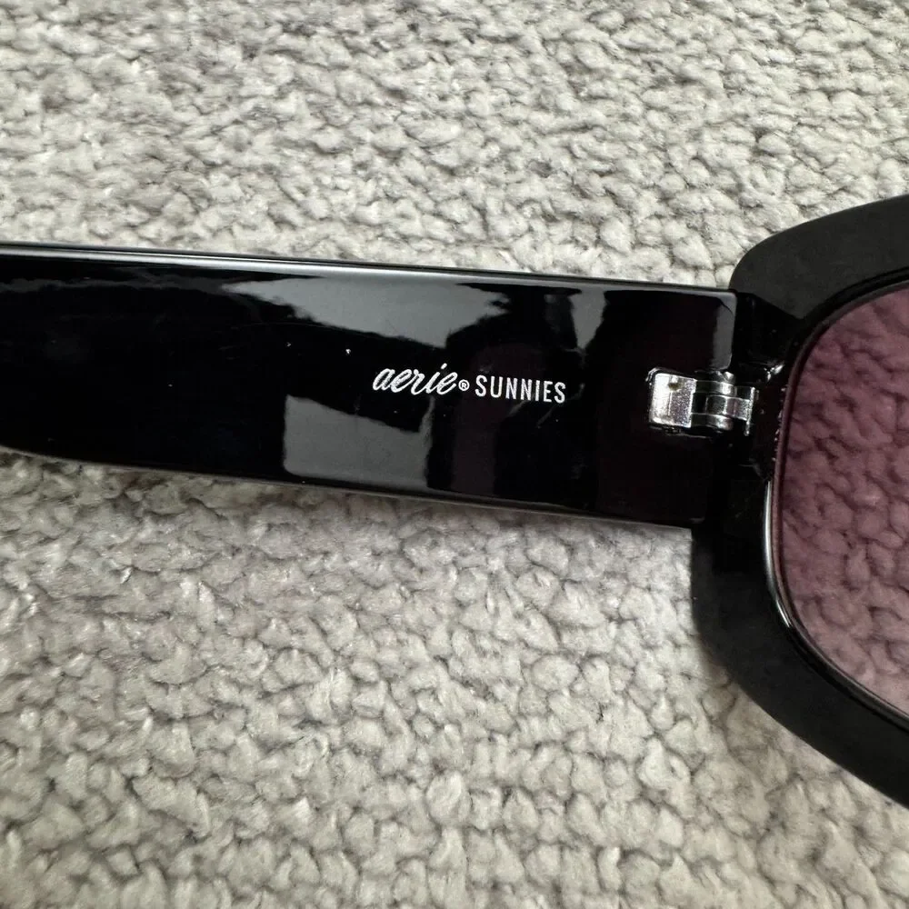 Aerie Sunnies Womens Black Rectangle Sunglasses Chunky Frame Wide Temple Y2K